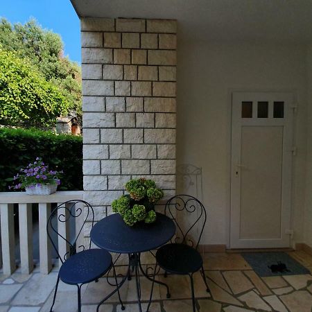 Apartmani Renata Brela Bagian luar foto