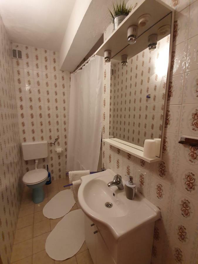 Apartmani Renata Brela Bagian luar foto